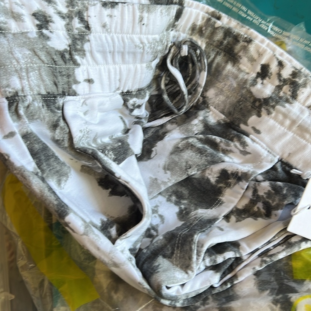 Balance Collection White Tie-Dye Haze Weekender 27'' Pocket Joggers Brand new - Picture 3 of 4